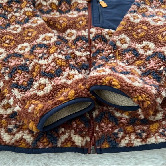 🍒 𝗣𝗮𝘁𝗮𝗴𝗼𝗻𝗶𝗮 𝗥𝗲𝘁𝗿𝗼-𝗫 𝗝𝗮𝗰𝗸𝗲𝘁 - Picture 5 of 10